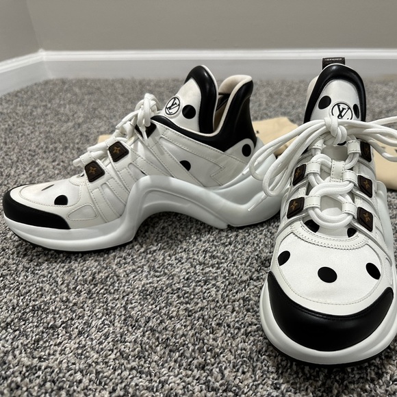 Louis Vuitton Arch Sneakers - Picture 4 of 5